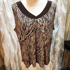 ❌❌ SOLD ❌❌ ND Brown & White Tiger Print V neck Front Gather, 2X